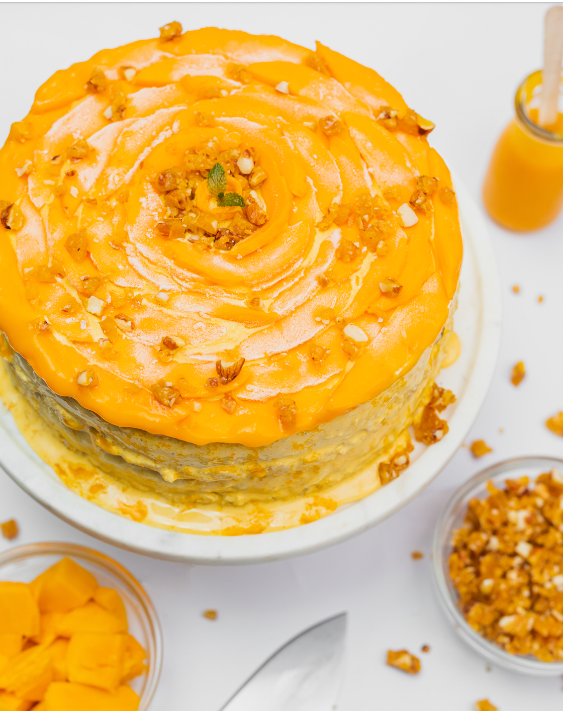 Pineapple Cream Cake with Dried Mango, … – License Images – 989615 ❘  StockFood